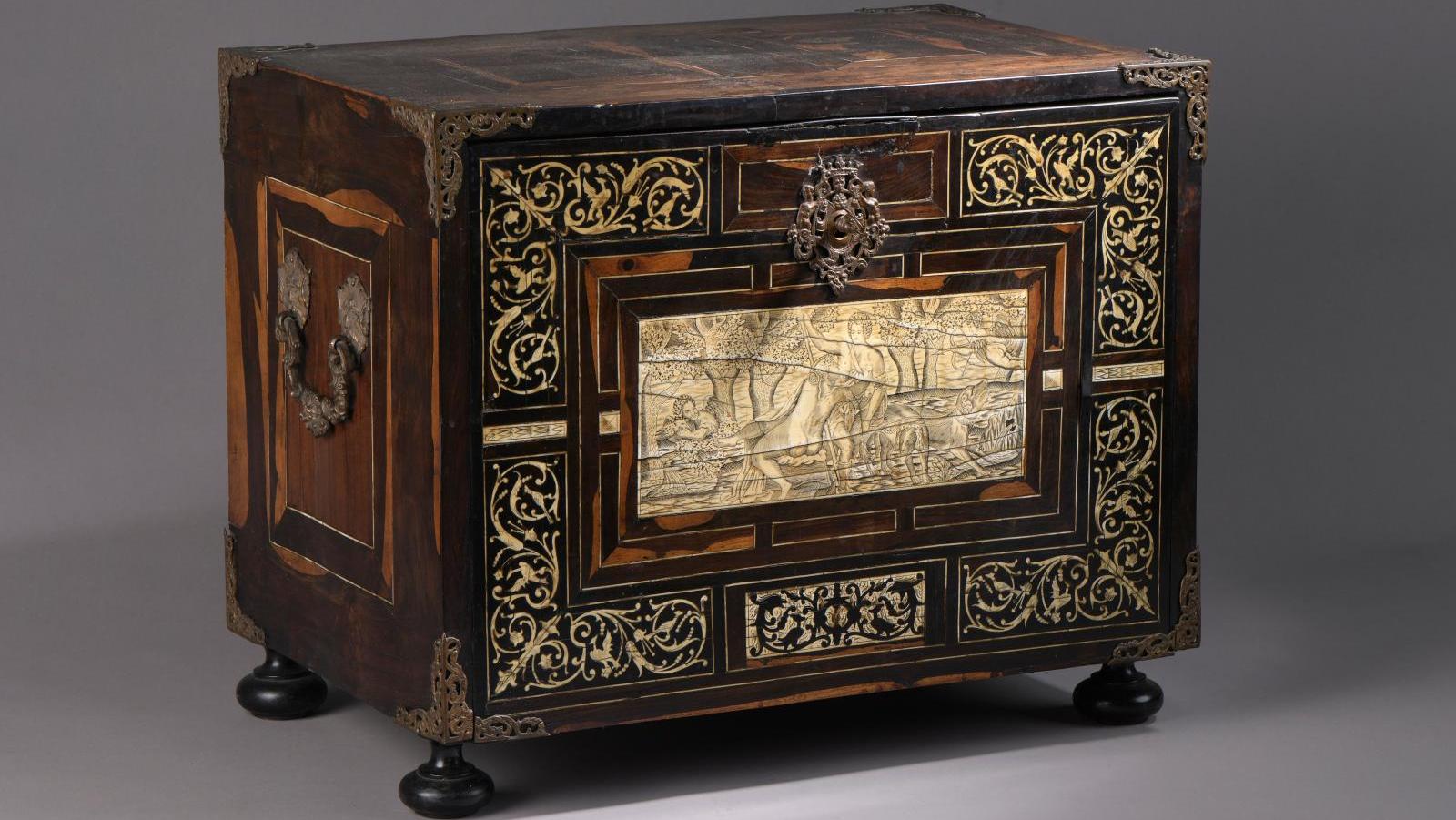Italie du Nord, XVIIe siècle. Cabinet en placage d’ébène et d’ivoire incrusté et... Vénus et Adonis, amants éternels