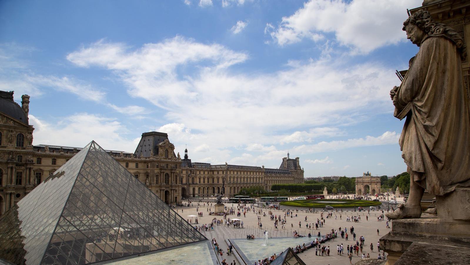   La quadrature du cercle du Louvre