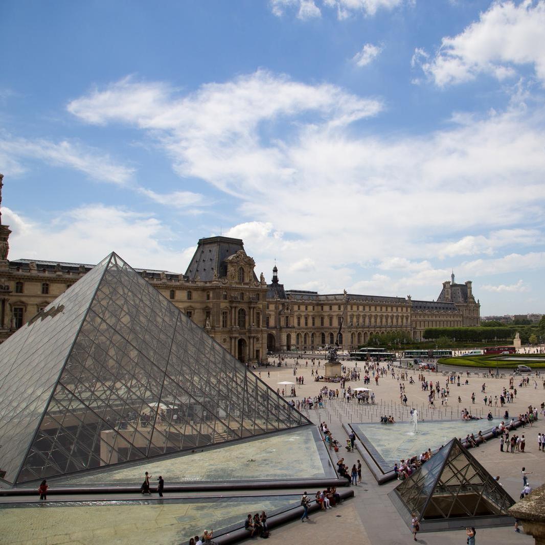 La quadrature du cercle du Louvre