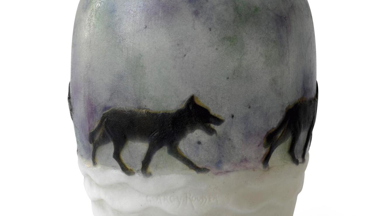 Gabriel Argy-Rousseau (1885-1953), vase Les Loups dans la neige en pâte de verre... Des loups dans la neige par Argy-Rousseau