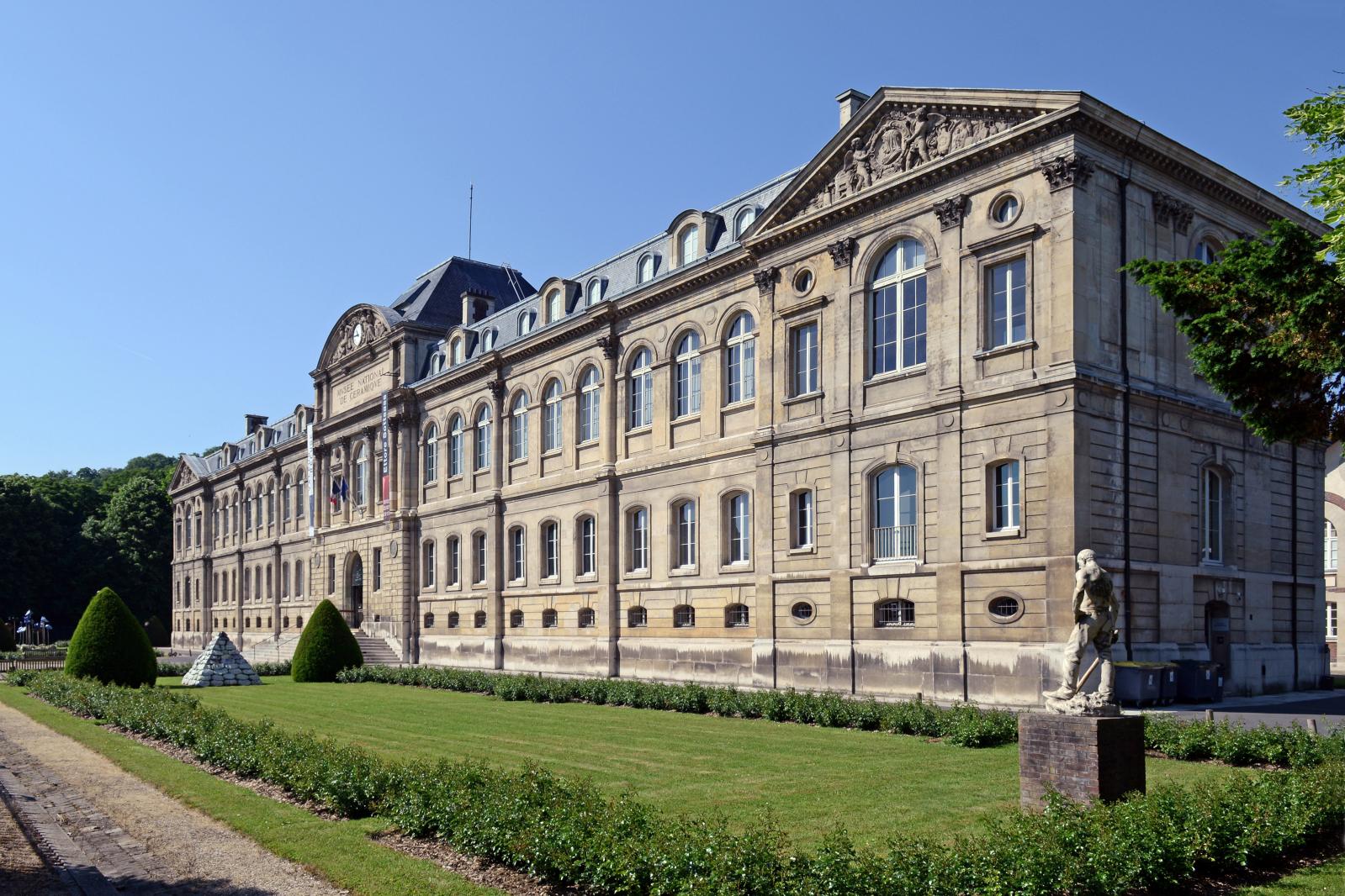 Discover the Treasures of the National Ceramics Museum at Sèvres