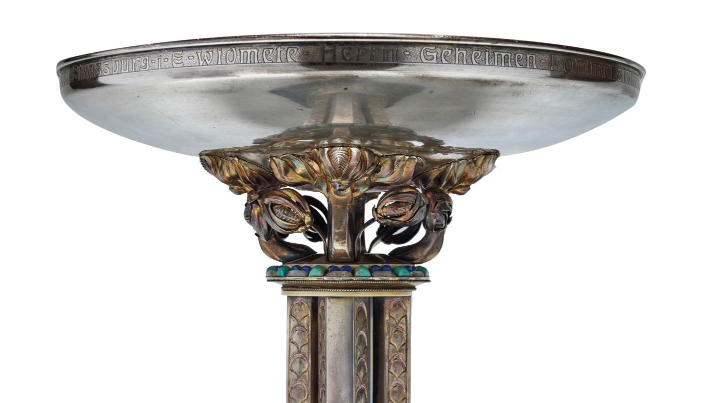 Philippe Oberlé (1877-1950), silver pedestal bowl, shaft with four columns decorated... The Strasbourg Jugendstil from Oberlé to the Treser Brothers