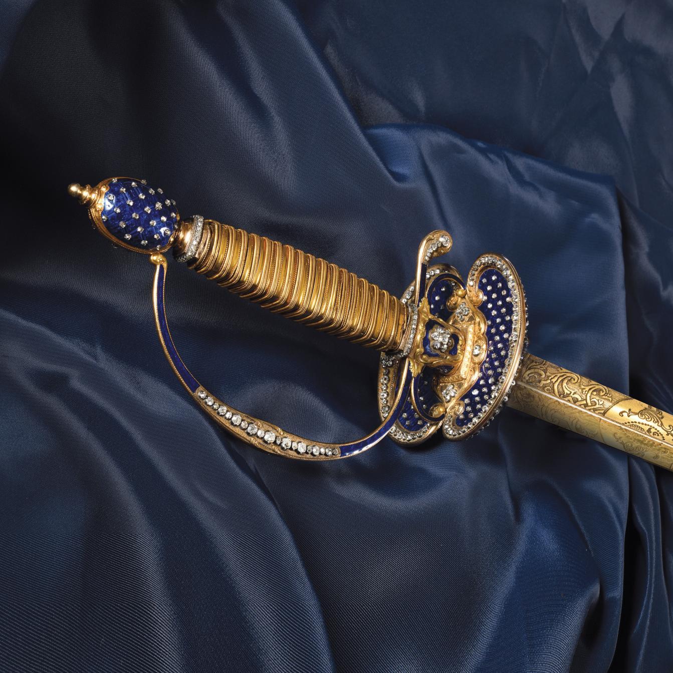 Une épée d’époque Louis XVI sertie comme un bijou - Zoom