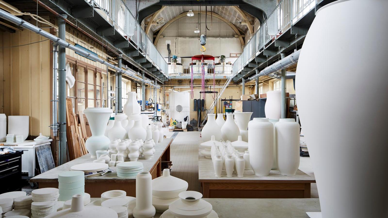 Large scale casting workshop© Lorenz Cugini / Sèvres - Manufacture et Musée nati... Sèvres Porcelain: An Illustrious History and Vibrant Present 