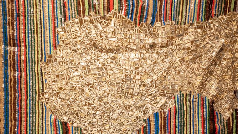 El Anatsui (né en 1944), En quête de liberté, détail de l’installation, 2020 (détail).... El Anatsui, en majesté à la Conciergerie