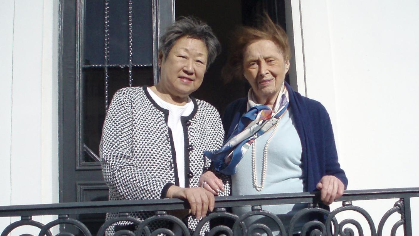 Thérèse Chu et Malou Kijno, ensemble à Saint-Germain-en-Laye, 10 février 2016 à l’endroit... Thérèse Chu et Malou Kijno