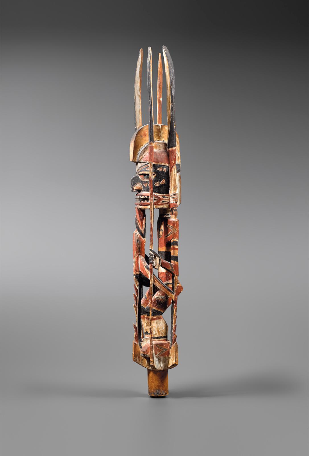 Sculpture cérémonielle malanggan dite totok, Nouvelle-Irlande, bois, yeux en opercule de turbo, pigments naturels, XIXe-XXe siècle. Photo 