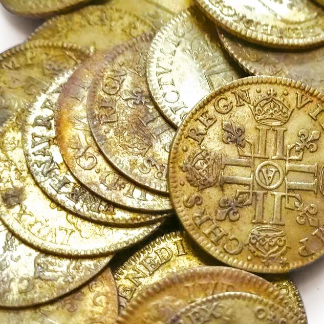 Un trésor de pièces d’or découvert en pays bigouden - Zoom