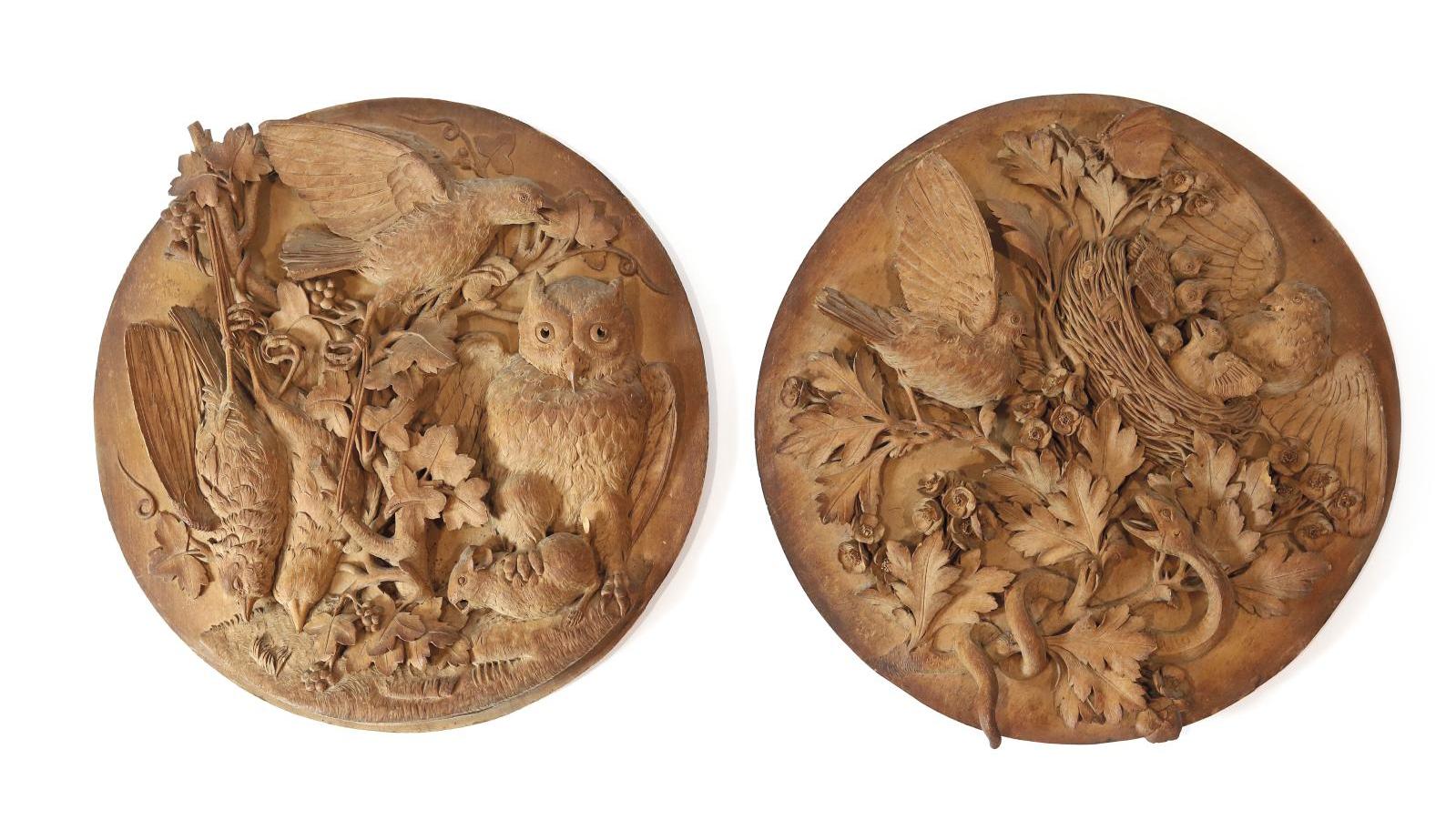 Aubert-Henri-Joseph Parent (1753-1835), paire de médaillons en bois tendre sculpté,une... Sous le ciseau inspiré d’Henri-Joseph Parent