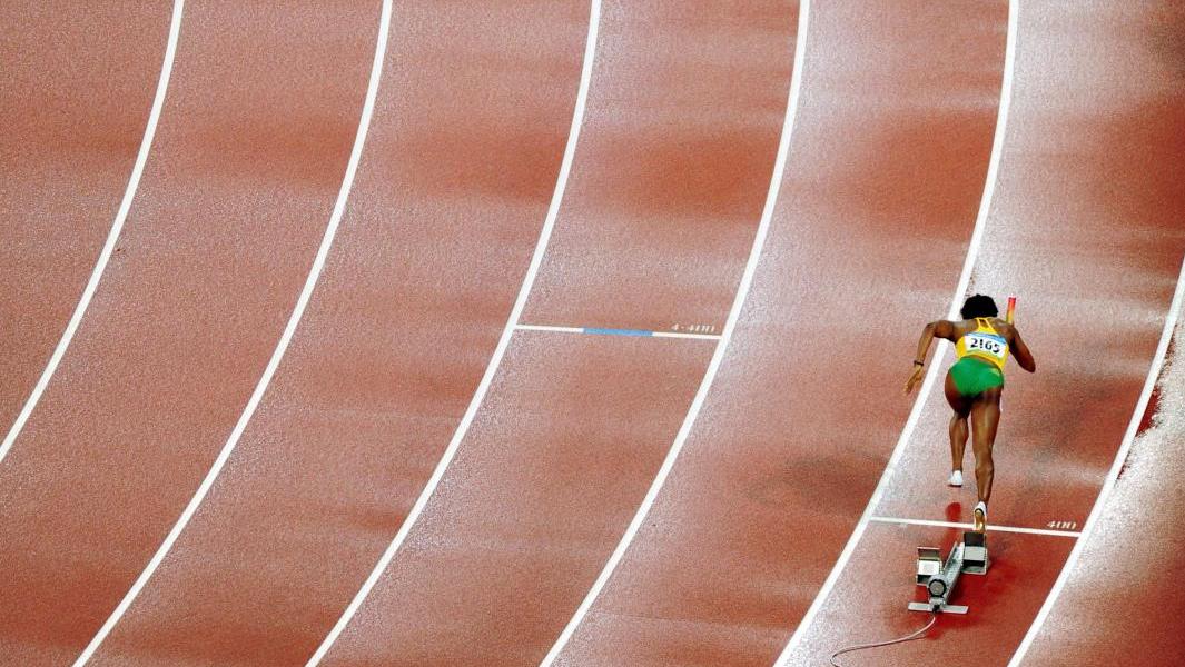 Jeux de Pékin, 4 x 100 mètres, 21 août 2008, tirage unique postérieur, édition 1/1,... Avec le fonds photographique de l'Équipe,  le compte à rebours des Jeux olympiques de Paris est lancé.