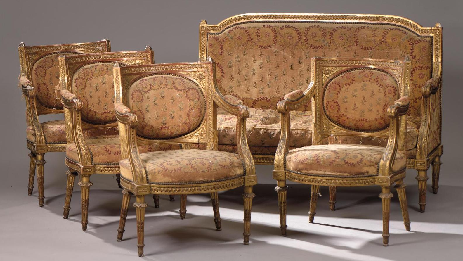 Début de l’époque Louis XVI, mobilier de salon en bois mouluré, sculpté et doré,... Souvenirs du château de Verteuil, demeure historique des La Rochefoucauld