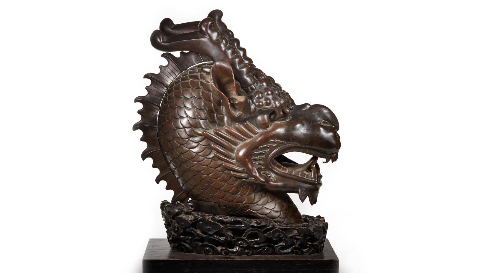 €3MIndochina, 19th century, dragon's head in bronze with brown patina, 40 x 45 cm.... €10.5 M for Asia at Drouot 