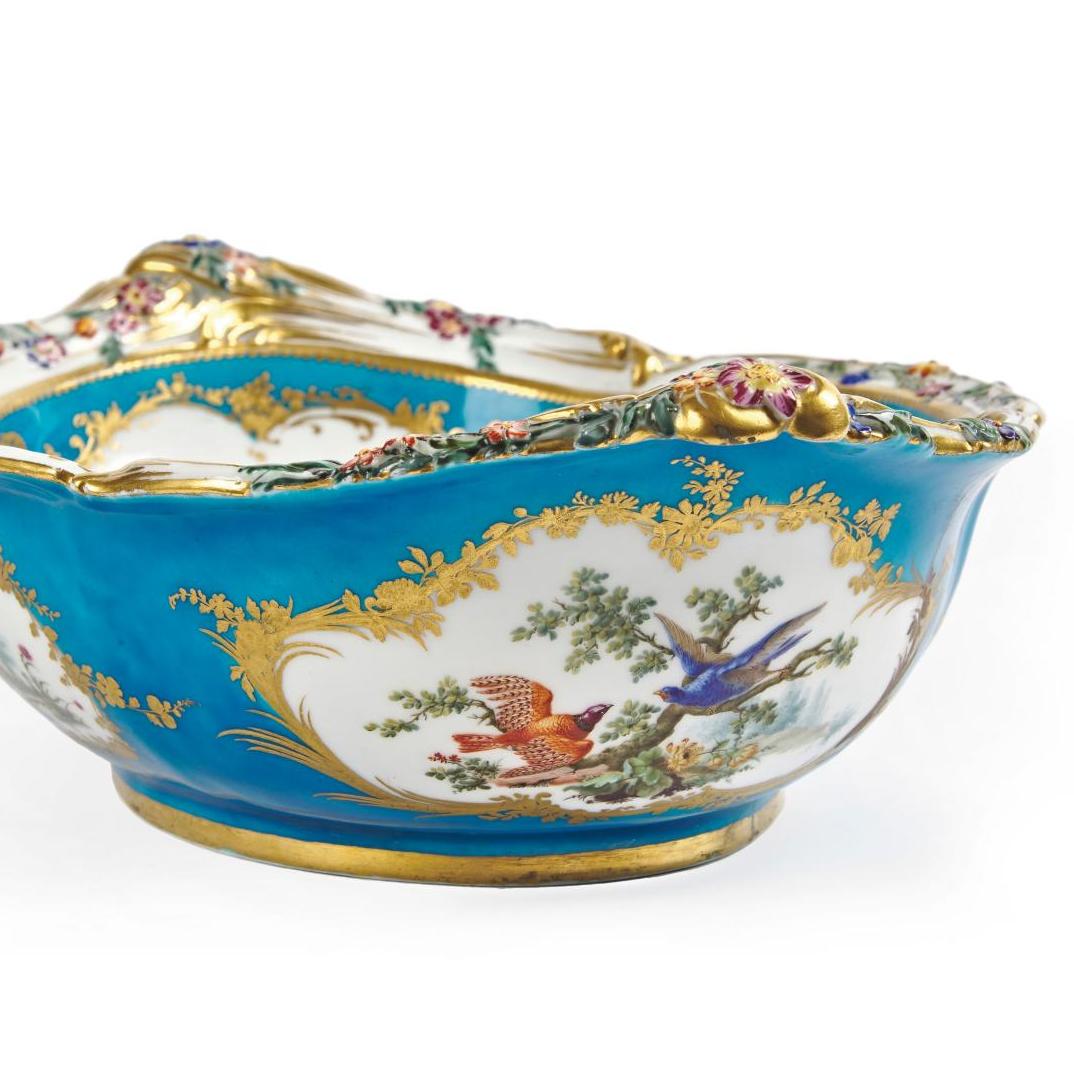 Une porcelaine de Sèvres diplomatique - Avant Vente