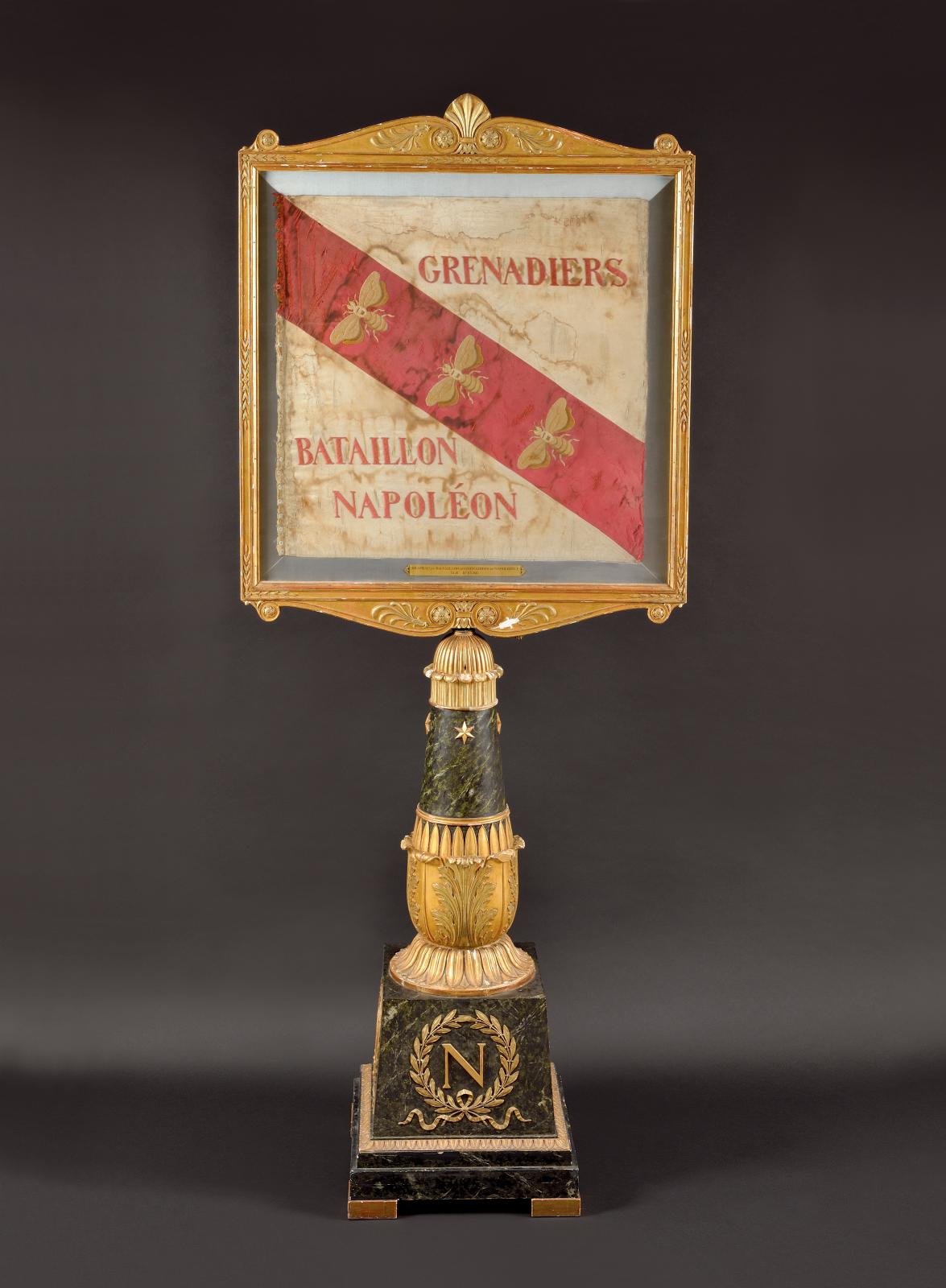 La Réunion des Musées nationaux préemptait ce drapeau des grenadiers du bataillon Napoléon à l’île d’Elbe, à hauteur de 47 500 €, pour le 