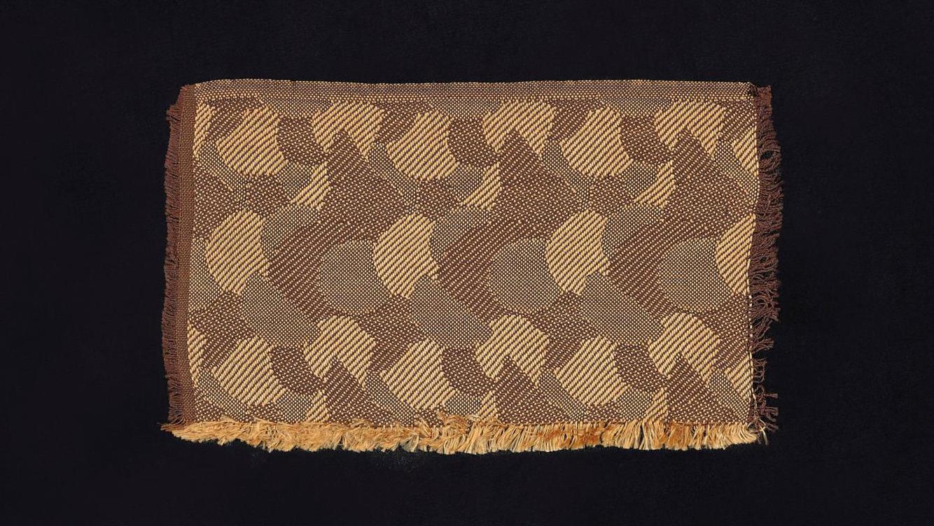 Hélène Henry (1891-1965), fabric sample with the "Écailles" motif, 1924, cotton and... Hélène Henry: Textiles in the Jazz Era