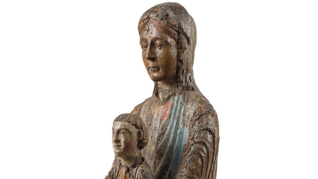 Auvergne, fin du XIIe siècle. Vierge à l’Enfant dite Sedes Sapientiae en noyer sculpté... Une Joconde romane auvergnate