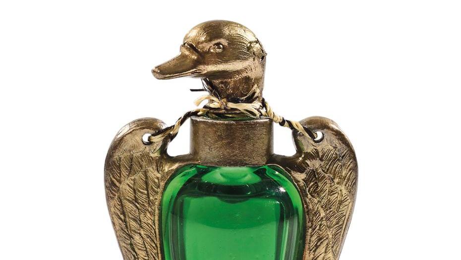 Jacques Guerlain (1874-1963), flacon modèle «canard», corps en verre vert, bouchon... Guerlain par et pour Guerlain