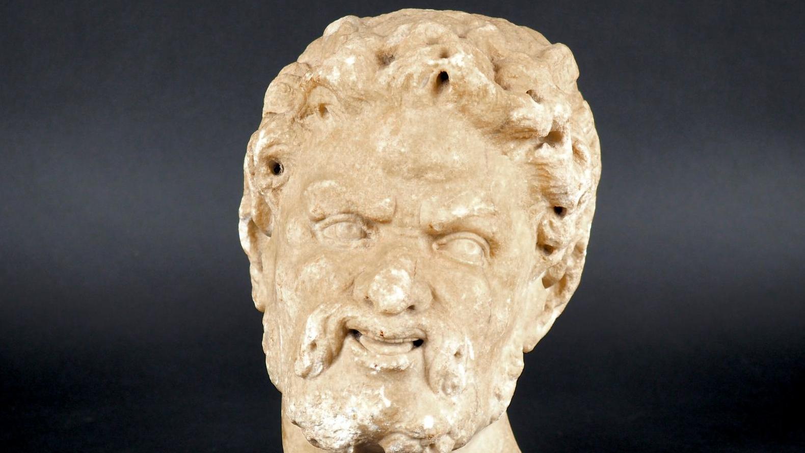 Art gallo-romain, probablement fin du IIe ou IIIe siècle, sud du Massif central.... Le rire d’un faune de marbre