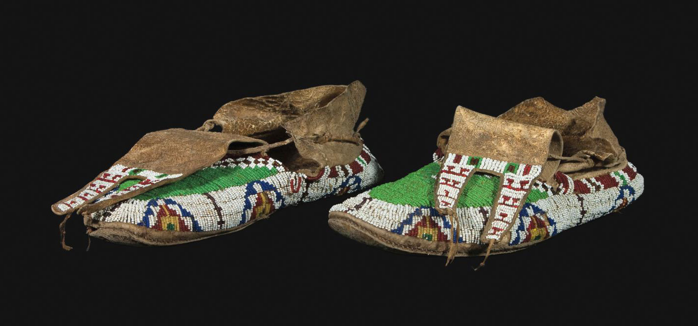 Moccasins that belonged to the Littlemoon family given to Walter Littlemoon by François Chladiuk in 2010, before 1935, leather, glass bead