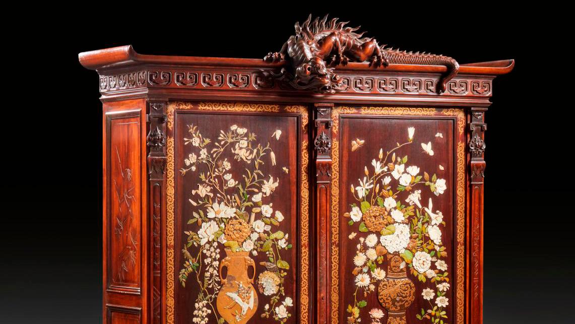 Gabriel Viardot (1830-1906), stained wood display cabinet with Chinese-style decoration... The Japonism Inspired by Gabriel Viardot and Master Lacquerer Masatoshi Hamada