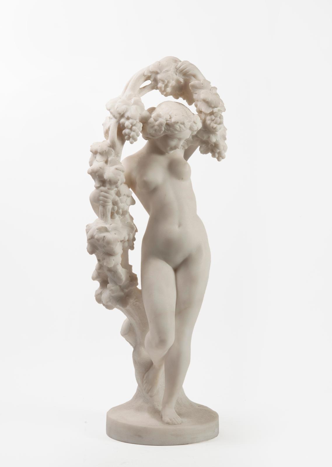 3 700 € Fin du XIXe-début du XXe siècle, Nu à la guirlande de pampres ou Allégorie de l’Automne, sculpture en marbre blanc, mention « Prad