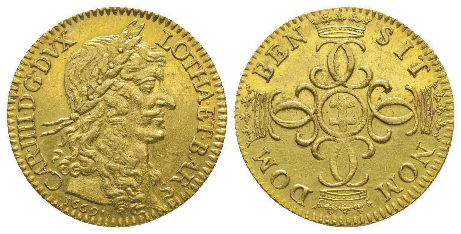 Charles IV second règne (1661-1675). Charles d’or de 1669 au buste lauré du duc, 6,73 g. Au revers : petite croix de Lorraine dans une cro