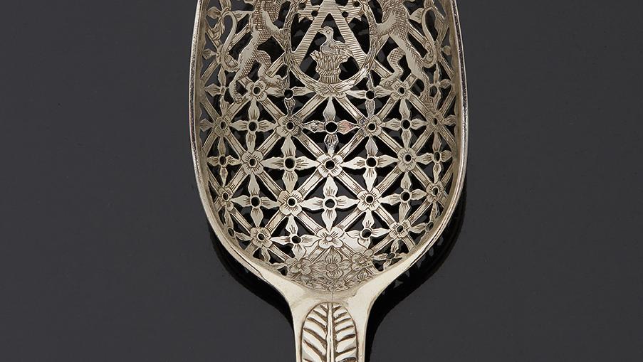 €33,280Limoges, first half of 18th century. Silver olive spoon, single flat model... Olive Spoons: An Auction Favorite