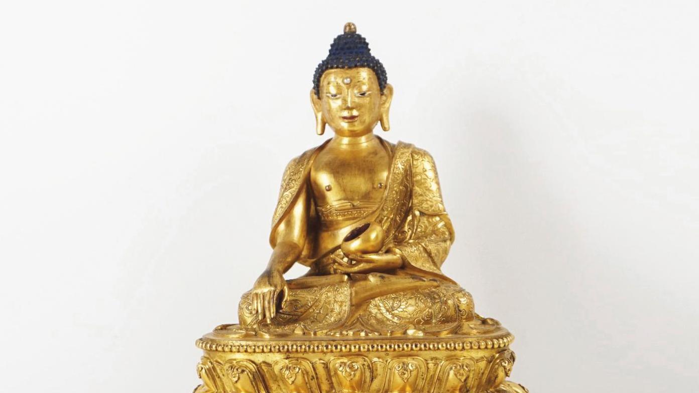 Tibet, Kangxi period (1661-1722). Gilt bronze statuette of Buddha seated in bhumisparsa... Spiritual Works from Tibet and the Ivory Coast