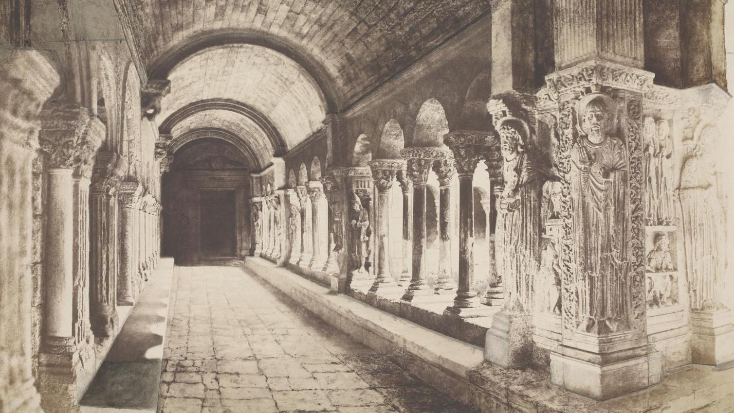 Édouard Baldus, Cloître de l’église Saint-Trophime, Arles, 1851 (détail), Charenton-le-Pont,... Les grandes commandes photographiques nationales