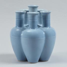 Qianlong : un vase en porcelaine à la forme virtuose - Zoom