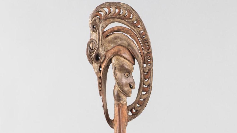 Première moitié du XXe siècle. Mélanésie, Papouasie-Nouvelle-Guinée, Moyen-Sepik,... Un bouchon de flûte Sepik