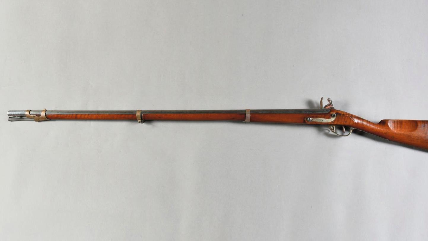 Fusil de récompense de grenadier d’infanterie, platine à tambour avant marquée «Manufacture... Les armes de la collection Pierre Geisz