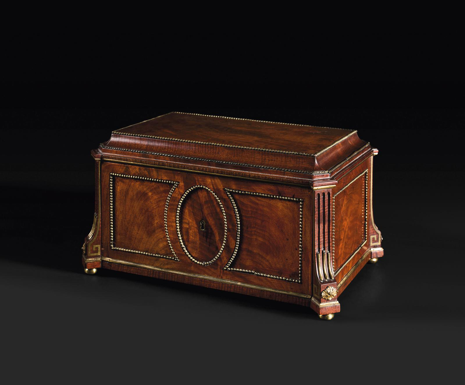 Louis XVI Chest: The Purity of Classicism 