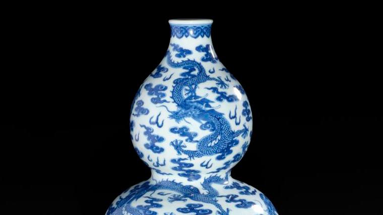China, Jiaqing period (1796-1820). Imperial porcelain double gourd vase with cobalt... Chinese Jiaqing Imperial Vase: In Search of the Sacred Pearl