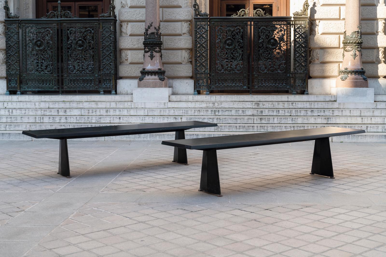 Deux tables de Jean Prouvé pour la cité universitaire d’Antony, l’essence du design